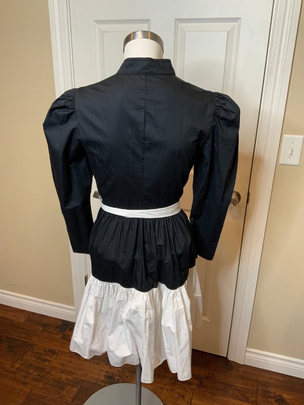 Batsheva Black & White Ruffle Pearl Button Sadie Dress, Size 6 - Picture 7 of 9